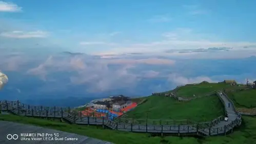 武功山旅游攻略,高山之巅与巍峨山势相映成辉,堪称天下无双