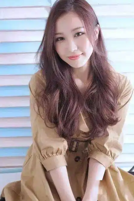 2020年中长发流行发型女 这12款让你受宠一整年!