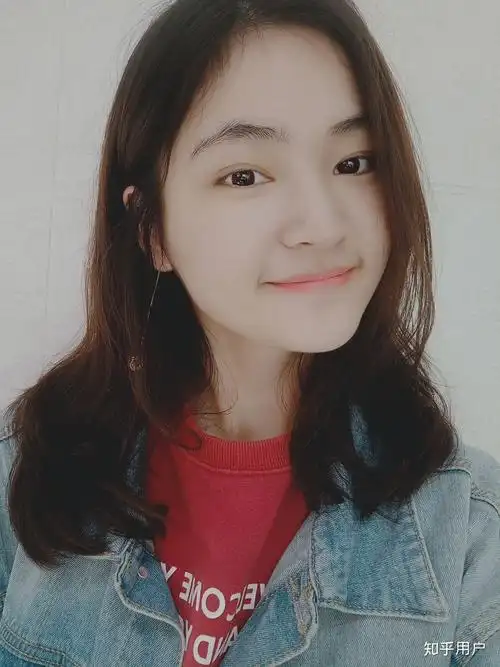 塌鼻子的女生留什么发型好看?