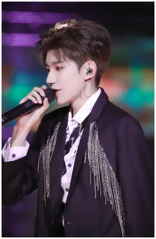 开学季王源剪寸头静心深造清爽干练不失时尚感期待更多精彩