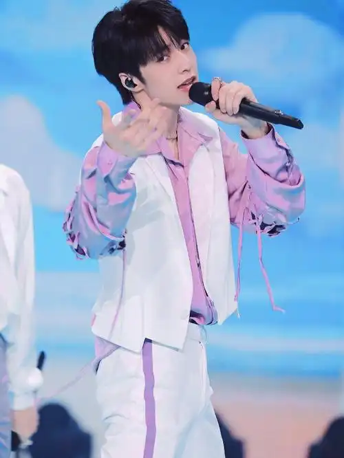 刘耀文舞台绝美图