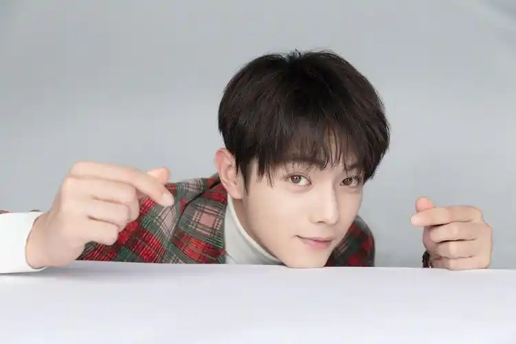 葡京体育_许凯顺毛,高清图片,壁纸-桌面城市