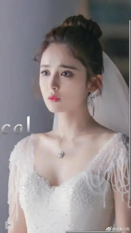 娜扎婚纱造型#古力娜扎新剧婚纱造型,是小仙女鸭 !