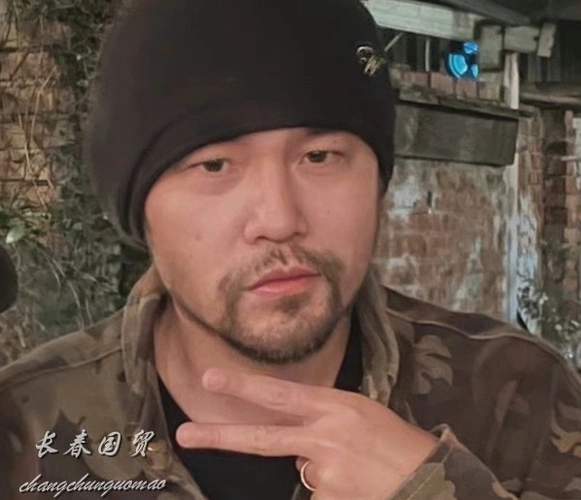 43岁周杰伦近照曝光满脸浓密络腮胡显沧桑