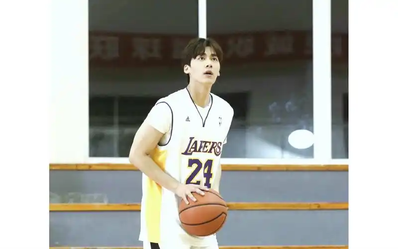 李易峰首档真人秀综艺开录,更有华语歌坛天王强势加盟 网友:期待值