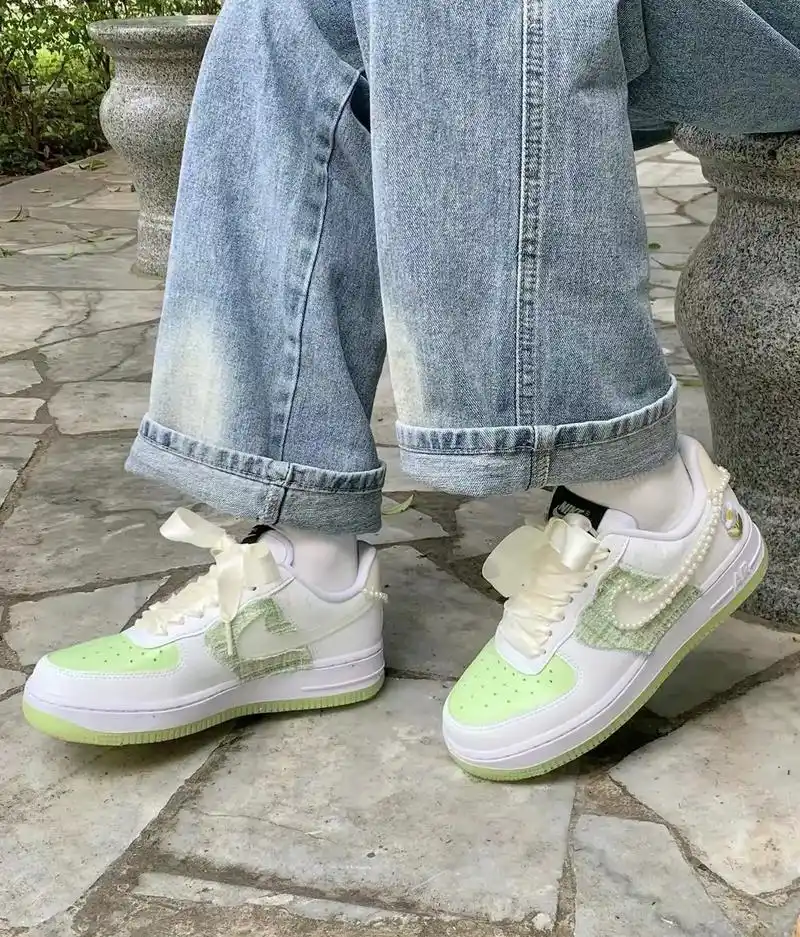 总有一份遇见,唯美了整个世界;总有一双鞋子,知你冷暖;总有一 - 抖音