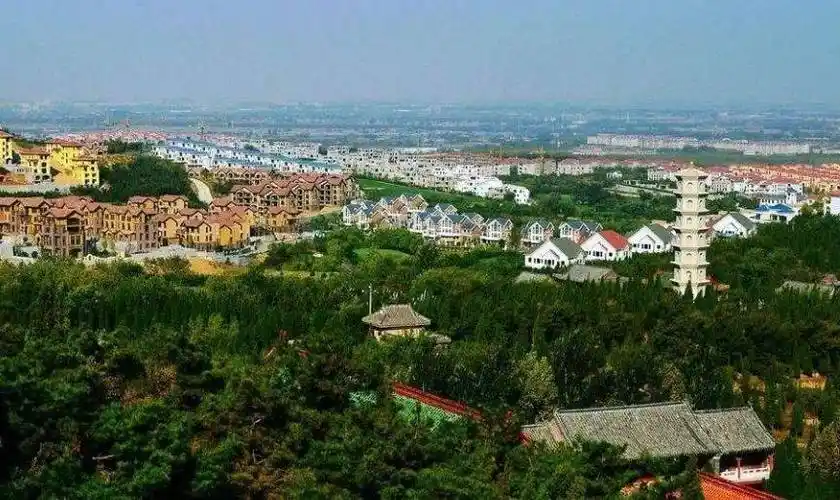 山东一个有名的"土豪村",家家都是住别墅,可与华西村相媲美_南山_村民