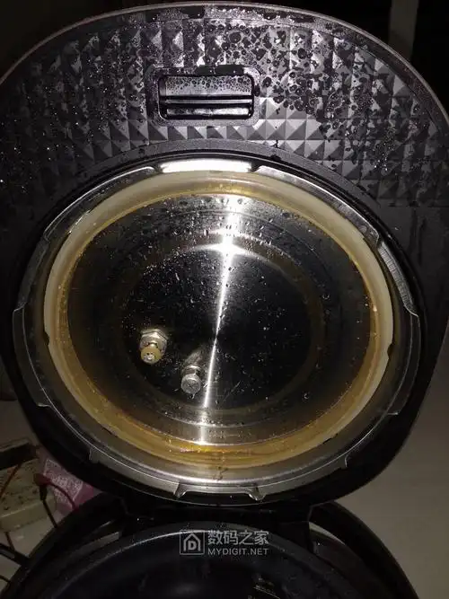 求助如何拆九阳y50c18电压力锅顶盖