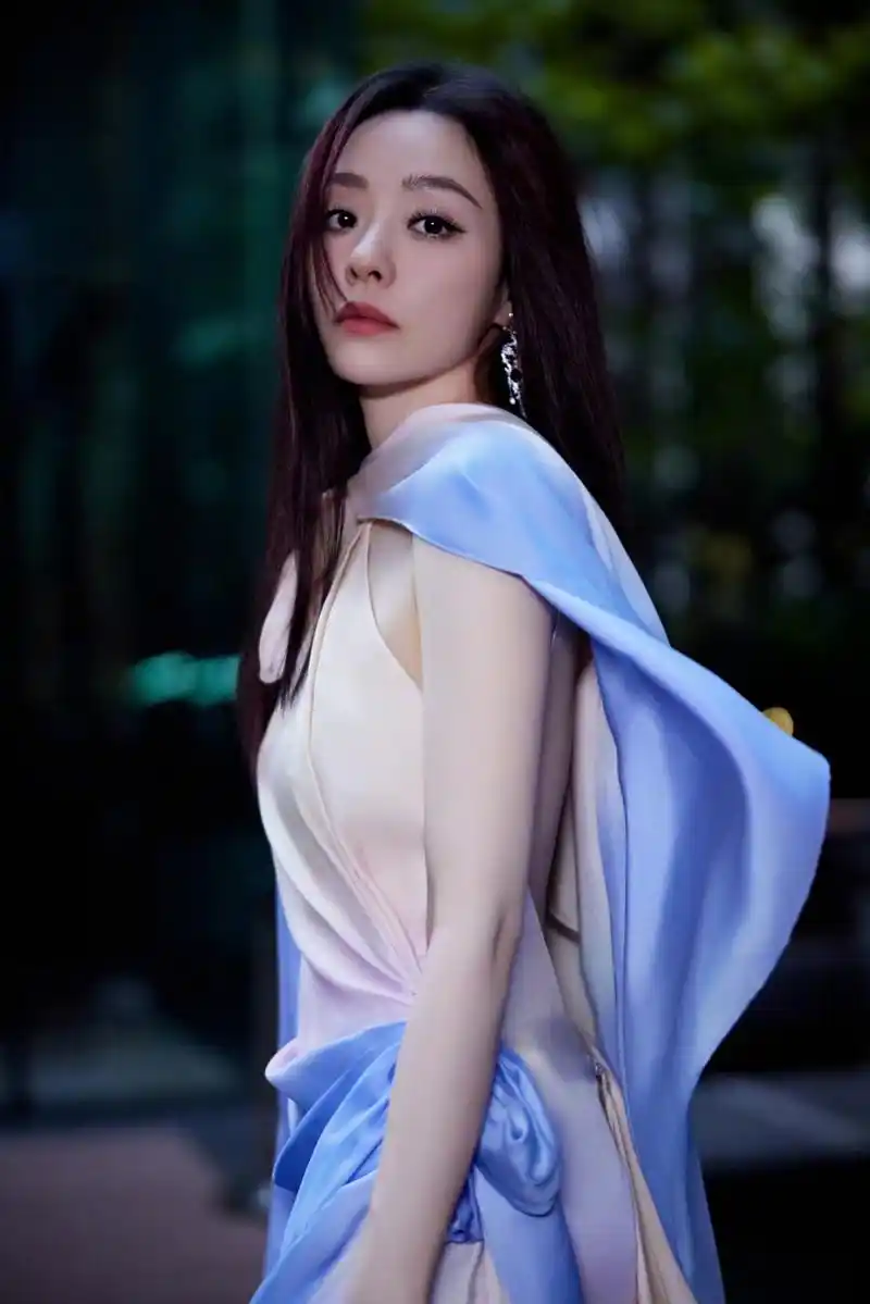 张靓颖最新物料写真