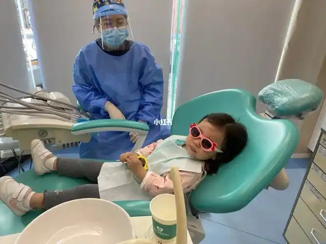 22m77第一次看牙医涂氟