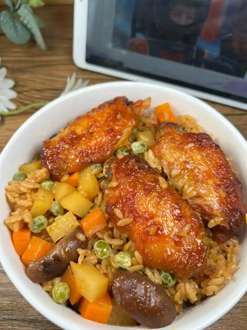 懒人食谱,电饭煲鸡翅焖饭一次就成功 家里有电饭煲的,都来学这道鸡翅