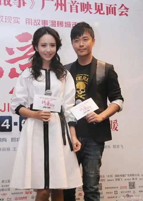 8月8日,陈思诚又再次分享了佟丽娅的照片,并祝福道:"朵朵妈,生日快乐