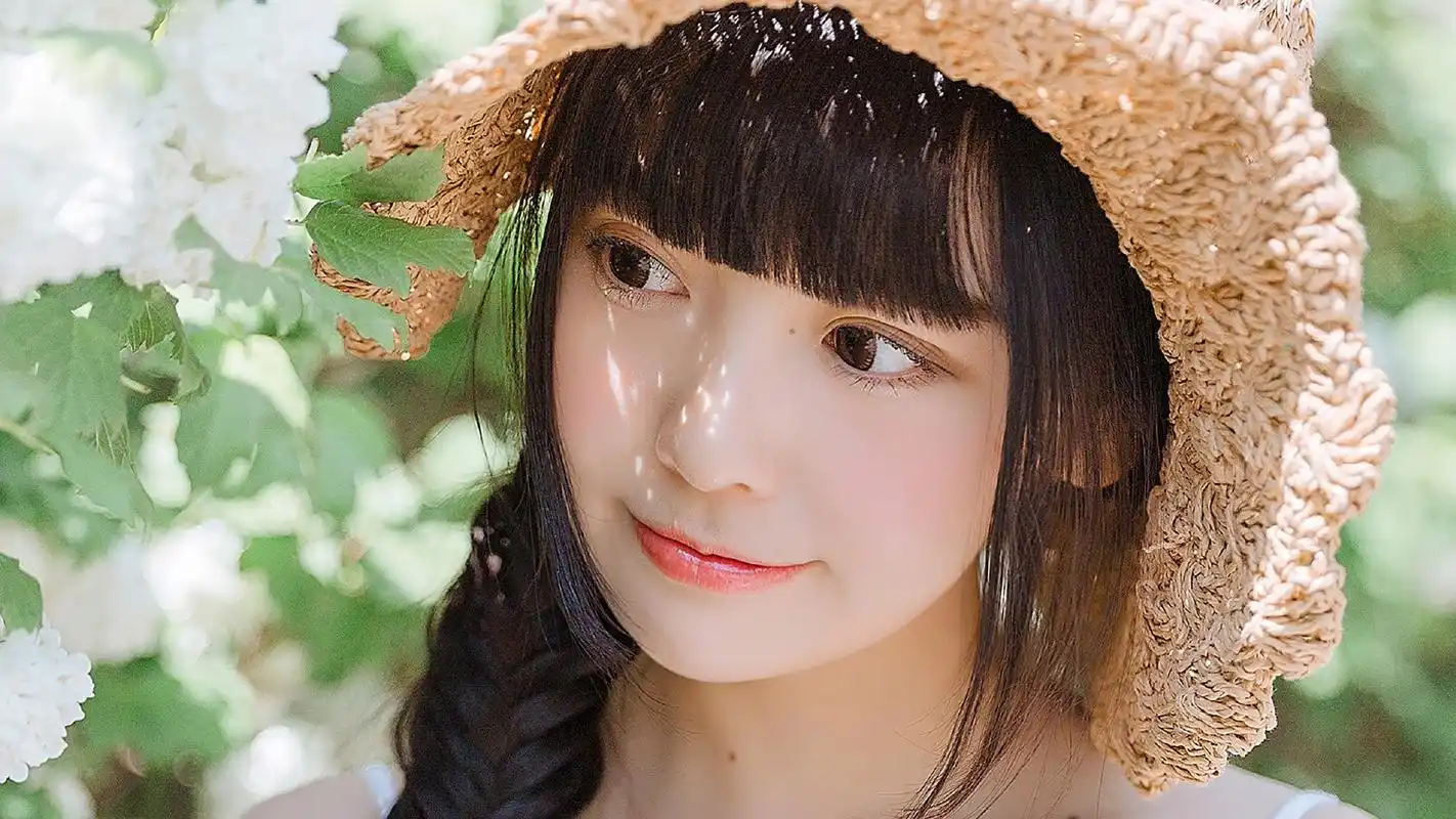 戴着帽子的女孩高清电脑桌面壁纸