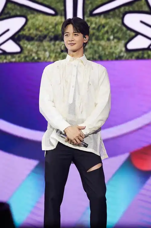 shinee成员珉豪亚洲巡回歌迷会顺利举办,与歌迷们一起度过愉快的时光!