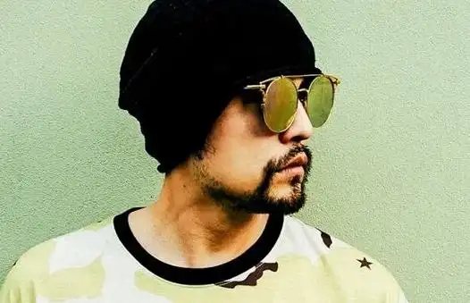 原创周杰伦的胡子真帅气刮了变年轻但依旧可惜易烊千玺学到了