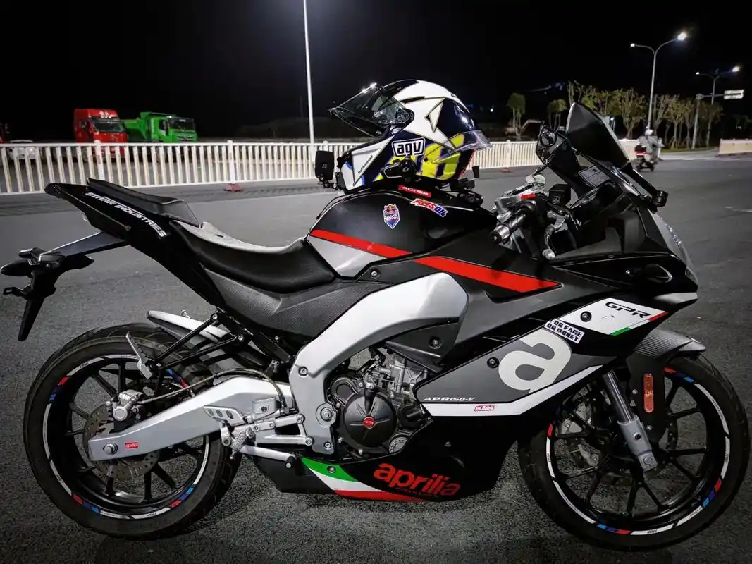 这玩意颜值和操控不比sr香吗.20年2月阿普利亚gpr150 - 抖音