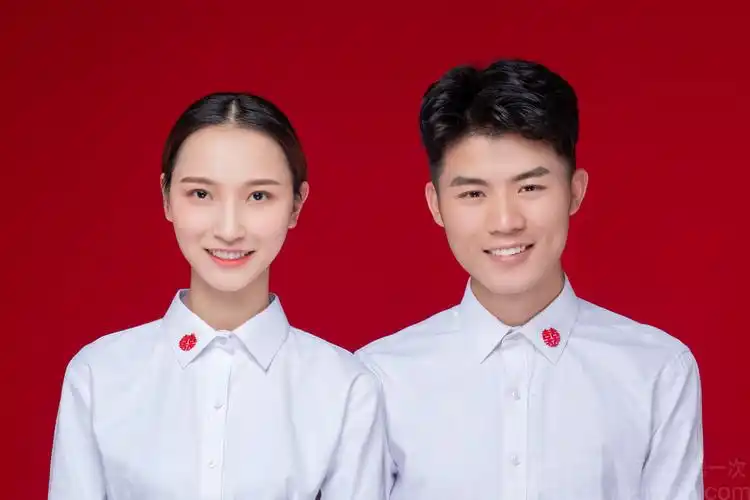 仅售99元,价值188元质感结婚证件照/小红本登记照,免费停车位,节假日