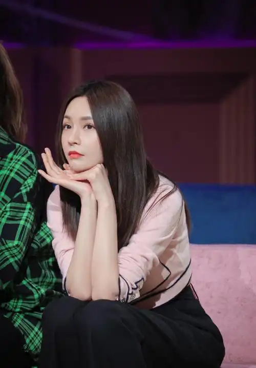 沈梦辰《听姐说》剧照图片