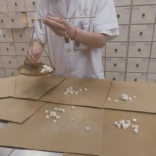 第一次,近距离在中药房奇葩的想说句,这味道真好闻今天来医院看中医