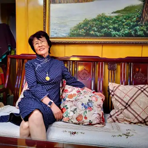 《 请您注意:当今女士时髦穿旗袍 》 - 美篇