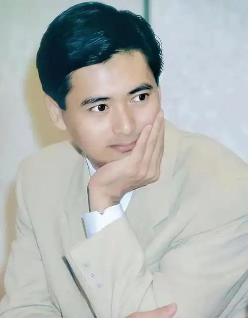 发哥的一些经典回忆照片,找回我们曾经的青春|周润发_网易订阅