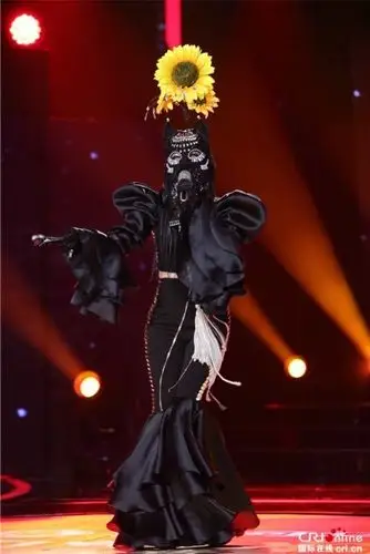 萨顶顶:在《蒙面唱将猜猜猜》享受蜕变与坚守