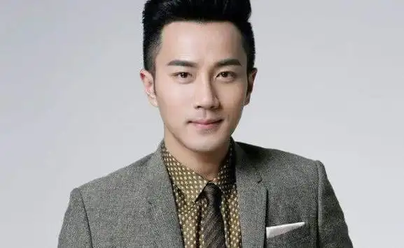 44岁的刘恺威和杨幂离婚这么久终于传来了好消息