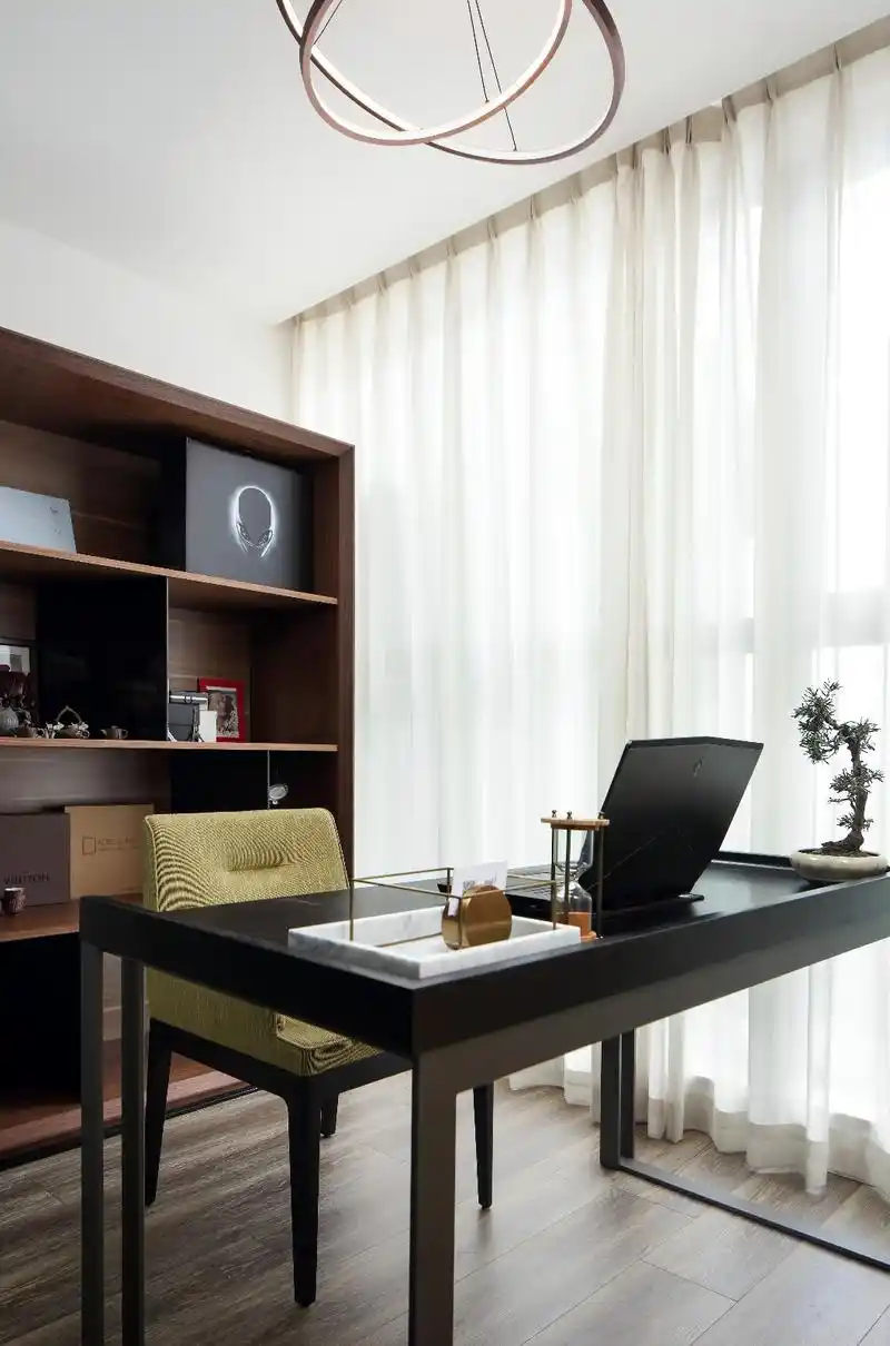 现代简约三居书房装修效果图