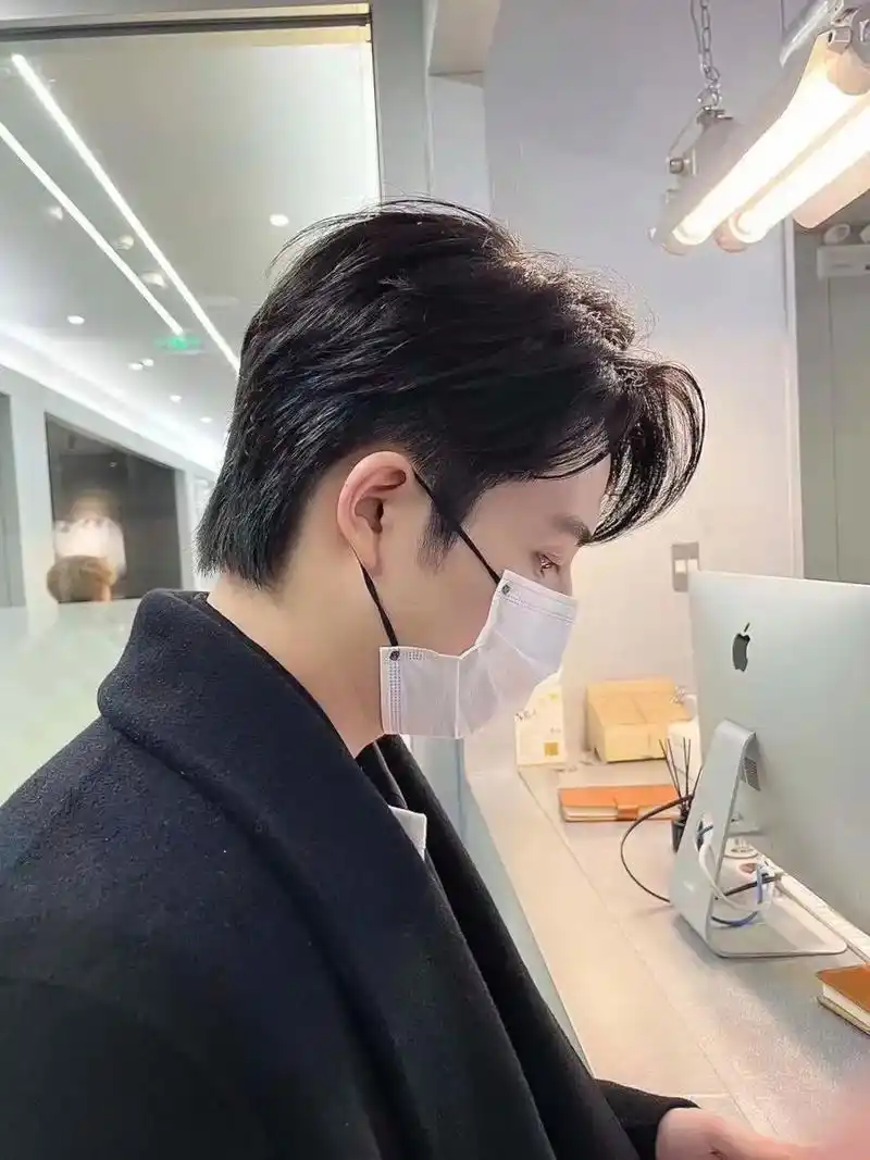 韩国欧巴发型北京男生发型 - 抖音