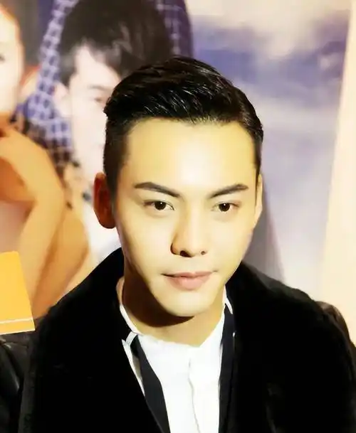 陈伟霆换了新发型,留背头的他突然发现不帅了,颜值下降_时尚_新造型
