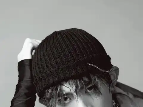 有被易烊千玺这个眼神杀到!鲻鱼头 挑染白发