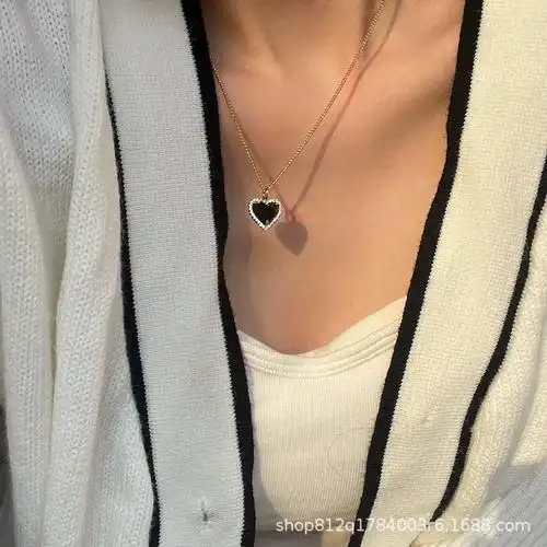 复古ins风秋冬配饰项链简约链黑色长2021链女吊坠新款爱心毛衣链