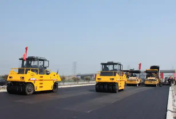 白银小区彩色石油沥青自行车道路铺设施工彩色沥青销售