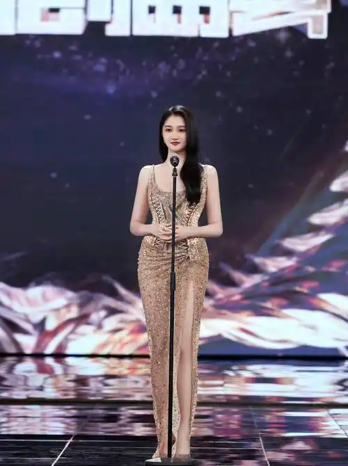 女演员如何秀身材,关晓彤露腿,姐姐事业线,赵丽颖锁骨_衣服_选择了