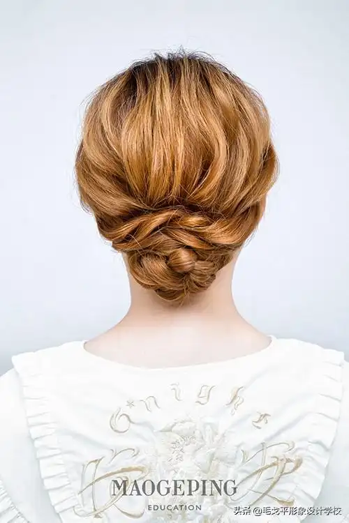 如此秀气温婉的低盘发才是美到心里