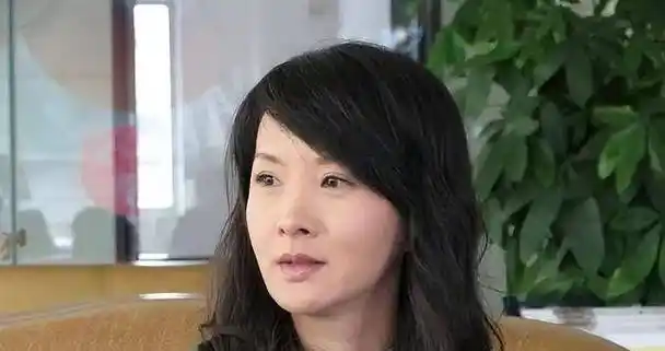 曾定居美国,回国捞金遭驱赶,如今50岁演员谢兰现状如何?