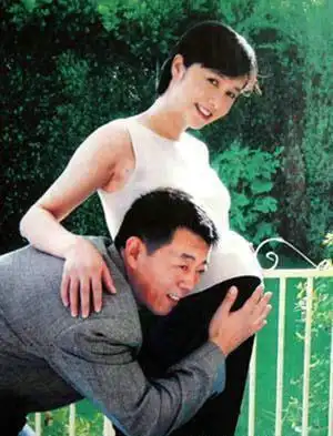 汤唯孕照遭吐槽 对比女星最美怀孕照