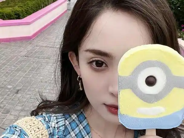 对此,娜扎全球后援会发文表示,"经与团队确认,此信息不符合实际情况.