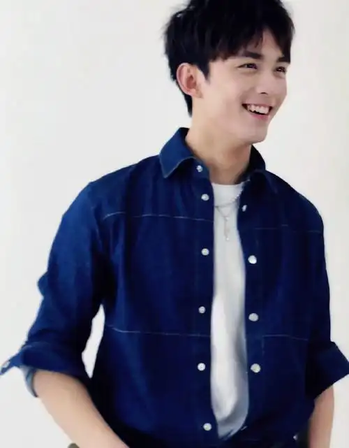 92:73997099笑起来超甜的!@吴磊leo#吴磊叶洪王##吴磊小尹