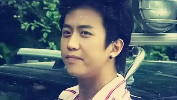 回顾邓超从混混到影视大佬他是如何改写自己人生的