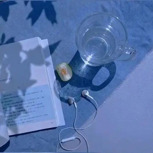 林川蓝色治愈ins背景图