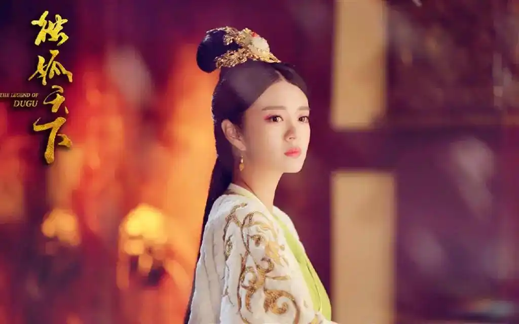 反倒是前段时间播出的古装剧《独孤天下》为安以轩再次赢得了一波好感