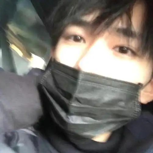 易烊千玺wechat头像