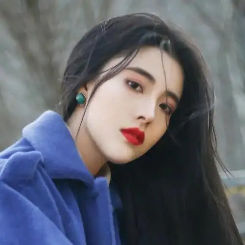 港风高冷复古女头衣不如新人不如故