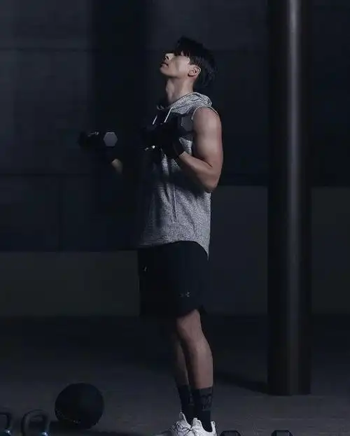 39岁孙艺珍牛仔装回春,玄彬晒肌肉放闪撒糖:现在努力守护爱情