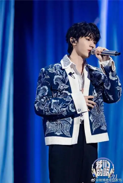 今日带大家回顾@时代少年团队长-马嘉祺2023年的绝美舞台图~你期待