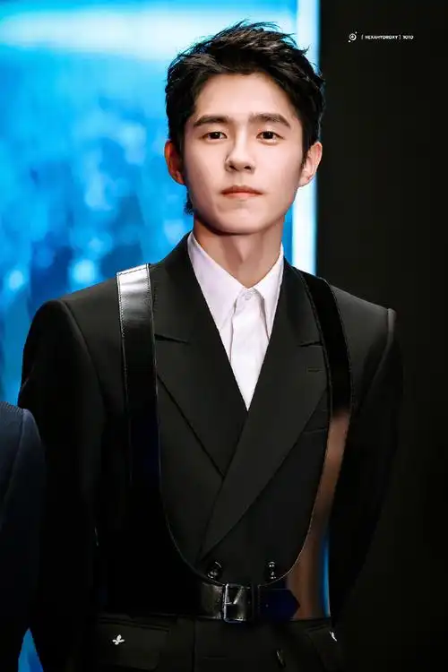 刘昊然真的帅回来了