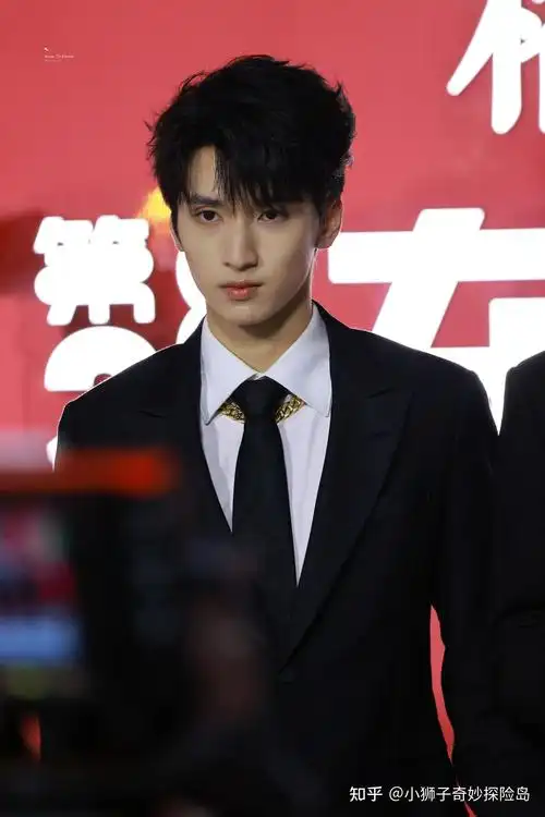 今日安利严浩翔的百变衣橱之篇