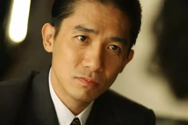 娱乐点评:易烊千玺,刘诗诗,关晓彤,王嘉尔,黄景瑜,梁朝伟