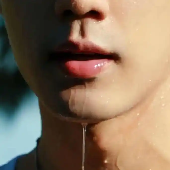 肖战 #肖战泳池湿发大片 #这谁顶得住啊 已经杀疯了 谁懂 - 抖音